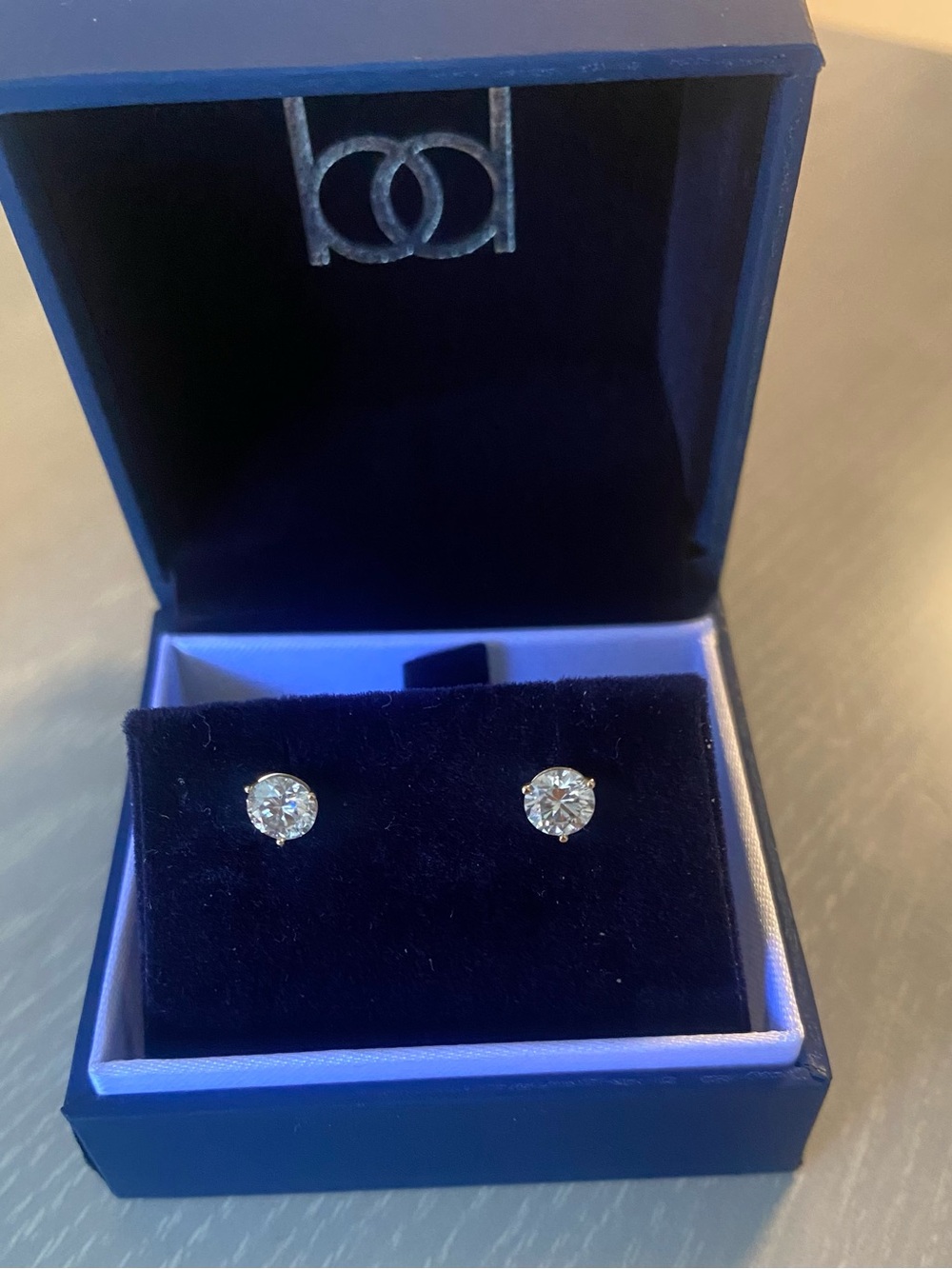 14K gold Moissanite stud earrings